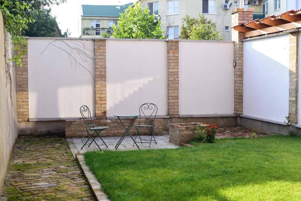 Art Gallery Apartment Nové Zámky Exterior foto